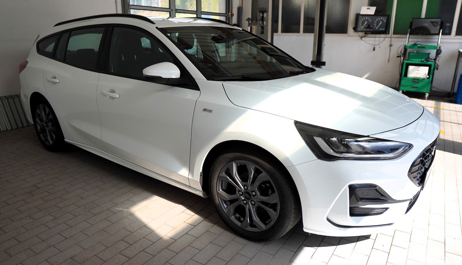 Fahrzeugabbildung Ford Focus Turnier ST-Line *MwSt*1.Hand*Autom.*Navi*