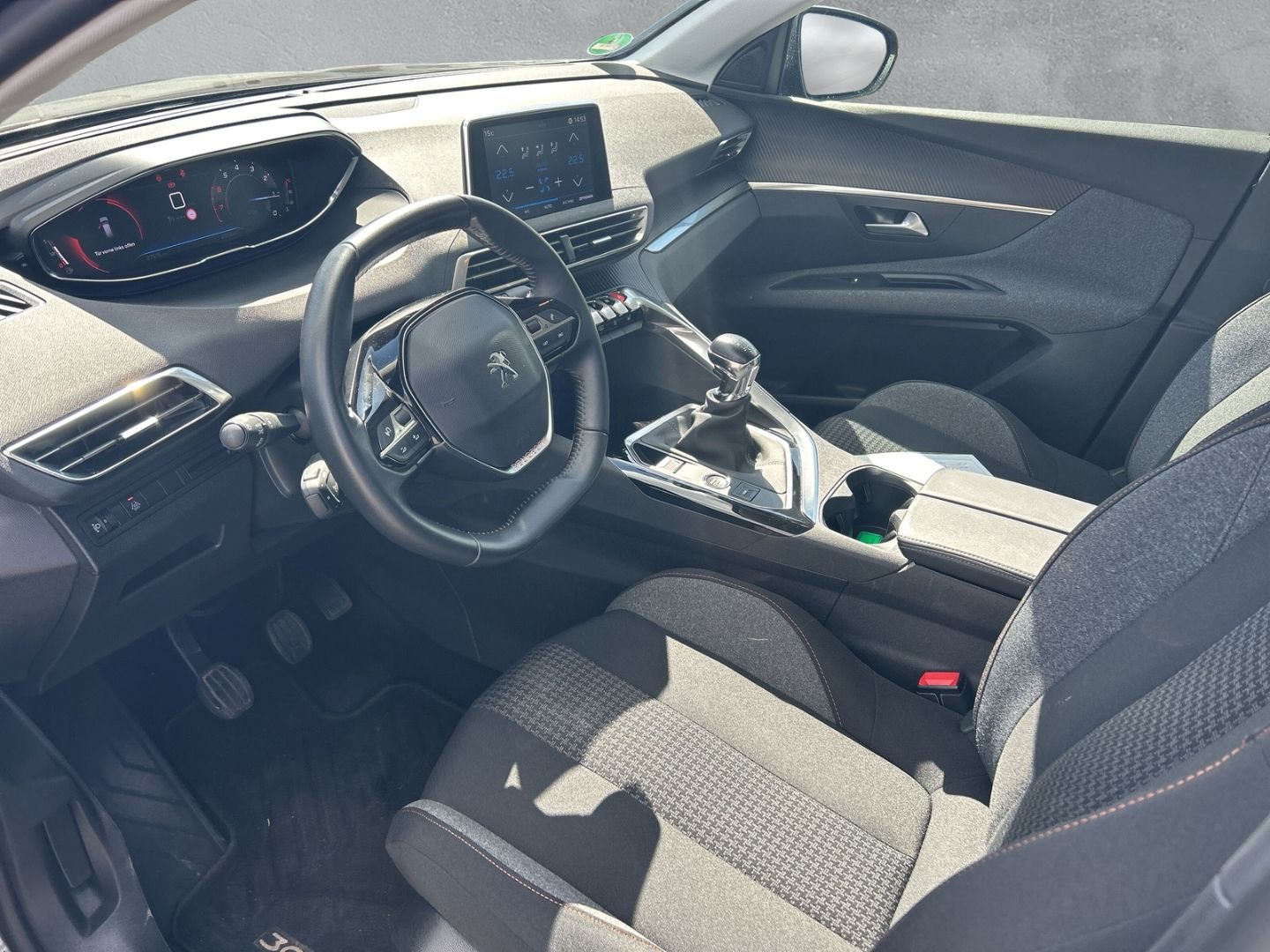 Fahrzeugabbildung Peugeot 3008 Active 1.2 PureTech 130 *Sitzheizung* *Einp