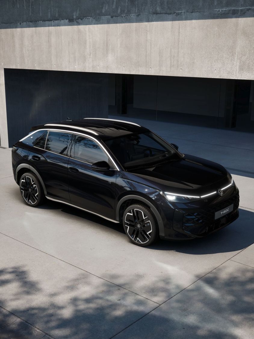 Fahrzeugabbildung Volkswagen T-Roc 1.5 eTSI R-Line *AHK, Winterkompletträ., I