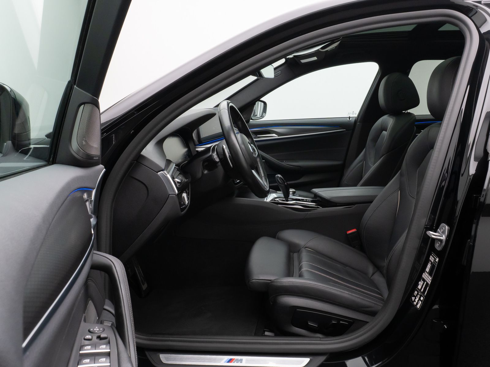 Fahrzeugabbildung BMW 530d xD M Sport Panoram Kamera Laser HUD DAB H/K