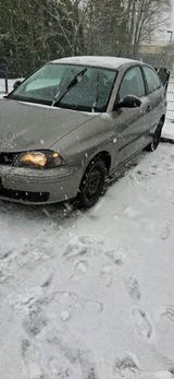Seat Ibiza zuverkaufen. Wenig KM - gebrauchte Seat Ibiza aus dem Jahr 2003