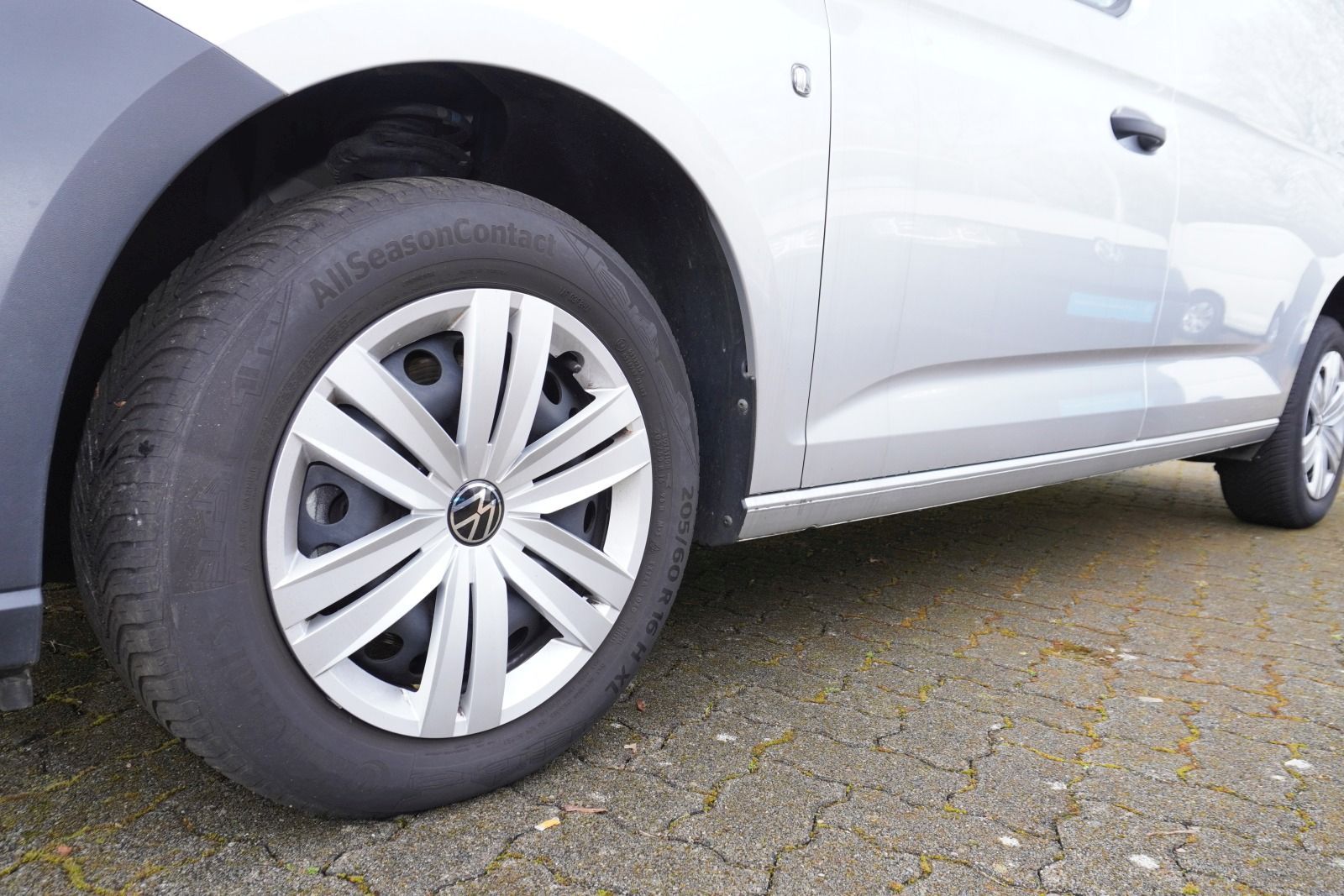 Fahrzeugabbildung Volkswagen Caddy Maxi Cargo Klima Einparkhilfe DAB+