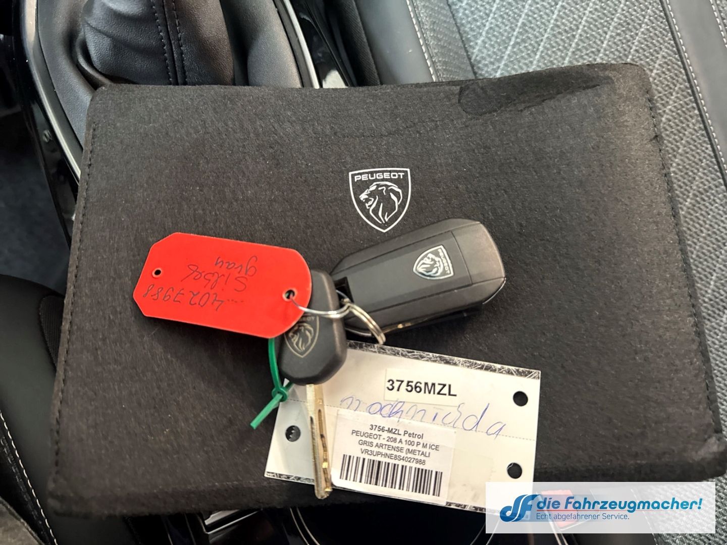 Fahrzeugabbildung Peugeot 208 Allure Navi Digitales Cockpit LED Apple CarP