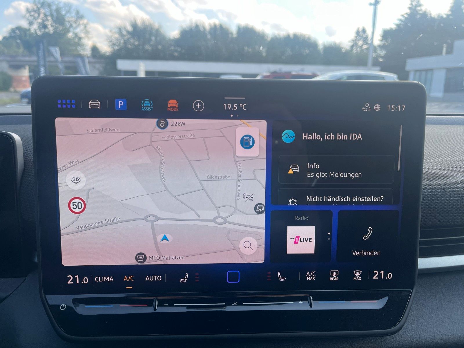 Fahrzeugabbildung Volkswagen T-Roc 1.5 eTSI 110 kW R-Line