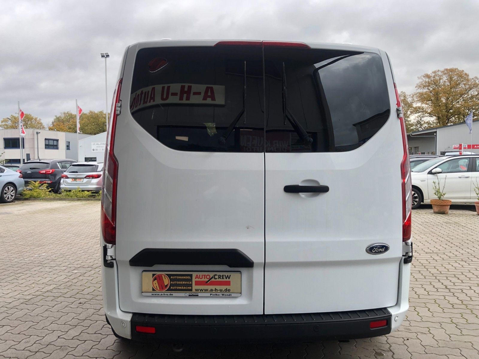 Fahrzeugabbildung Ford Tourneo Custom Kombi Trend 9 Sitzer/wenig KM