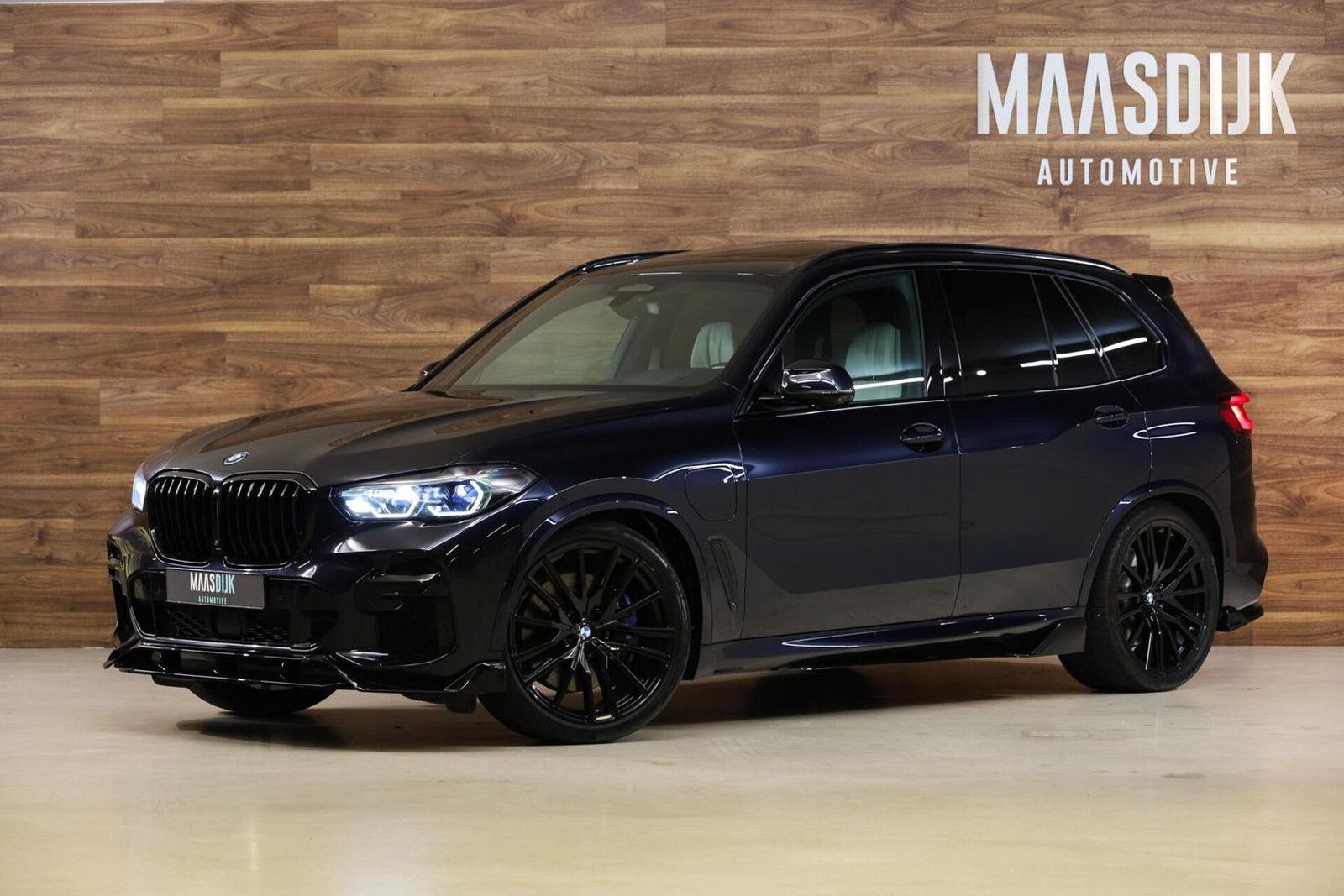 BMW X5 xDrive45e M-Sport|Individual|Skylounge|B&W|HU