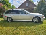 BMW 520i A Touring - - BMW 520 aus 2001: Kombi, 520i