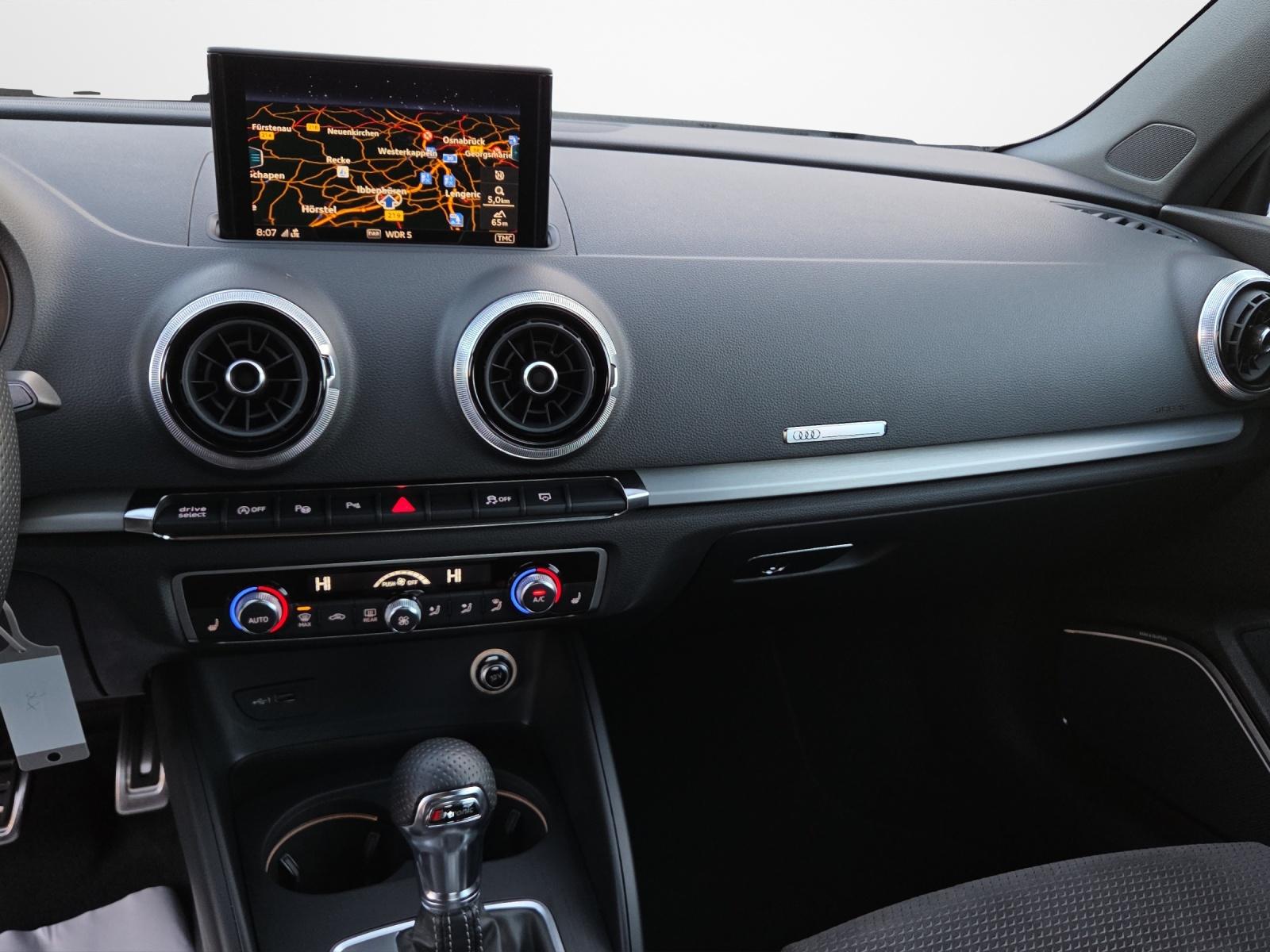 Audi A3 Cabriolet 1.5 TFSI S tronic S line LED-Matrix