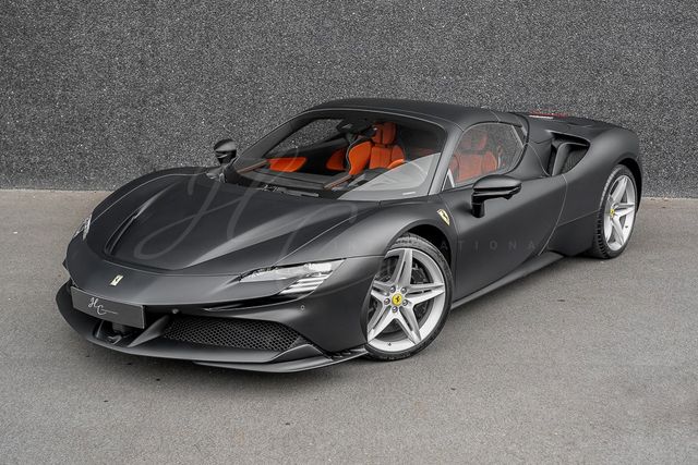 Ferrari NEW SF90 SPIDER WITHOUT REGISTRAT+MANDARINO+LIFT