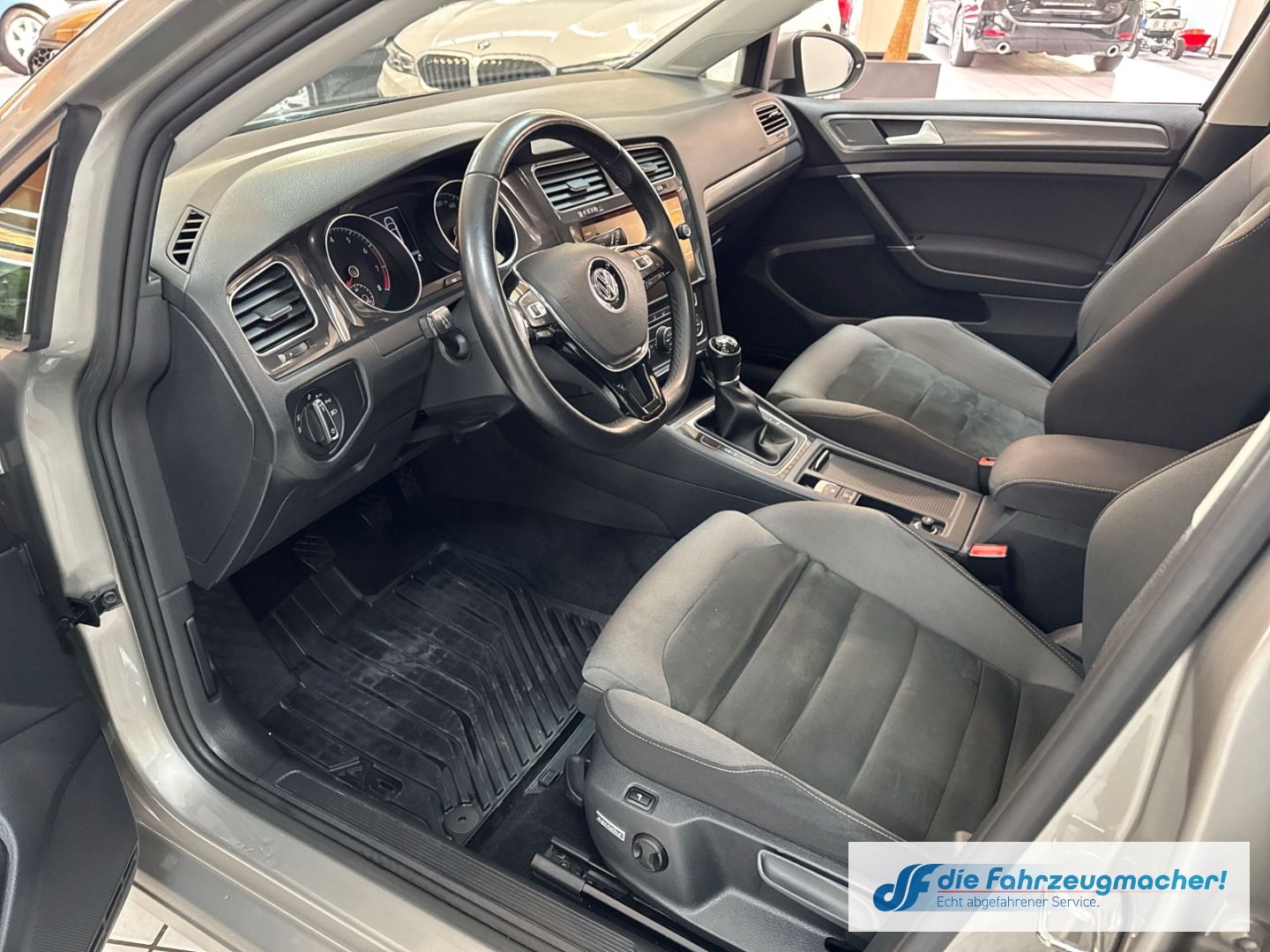 Fahrzeugabbildung Volkswagen Golf VII Variant Comfortline BMT Start-Stopp Mas