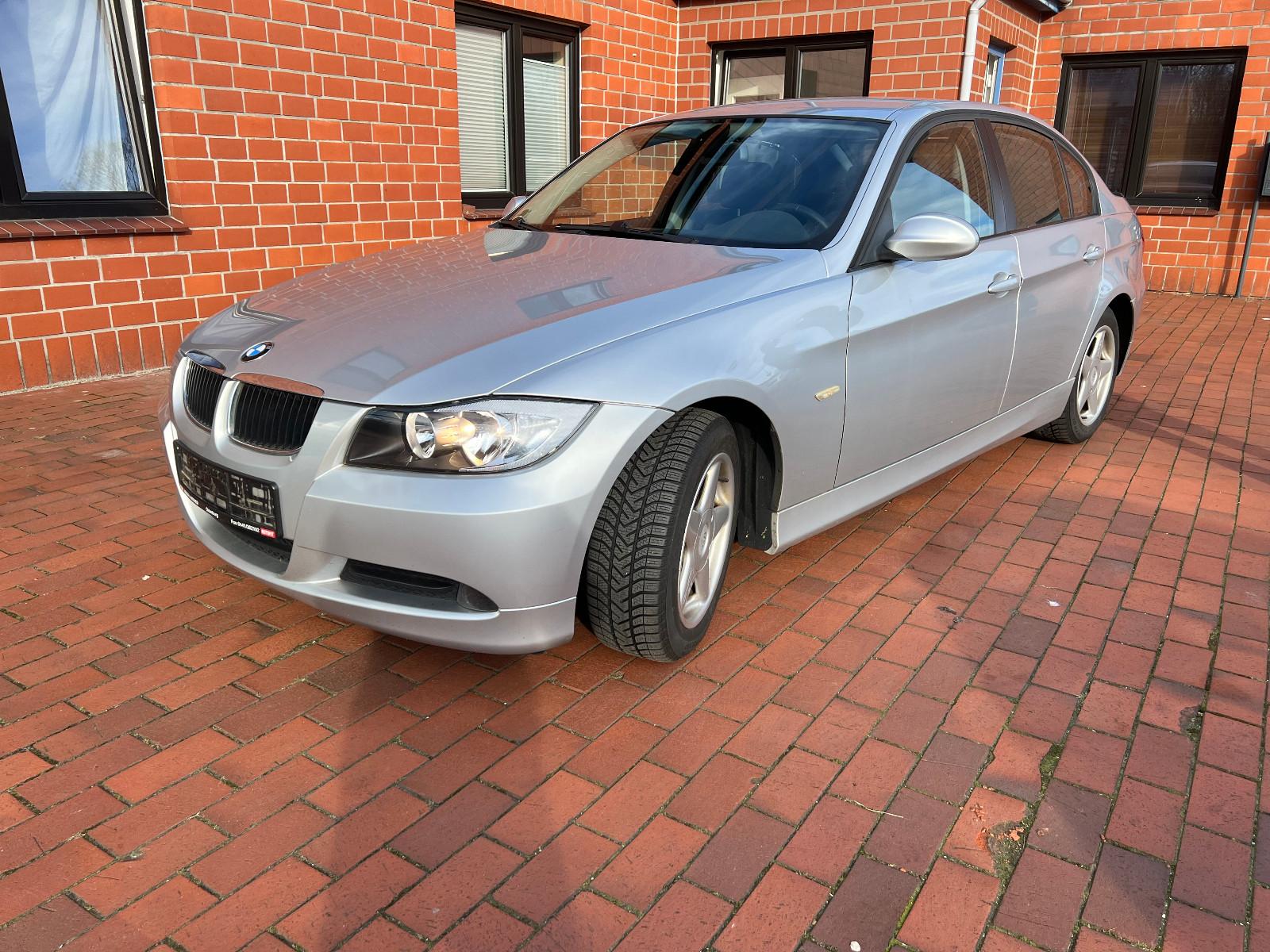 BMW 318i Limousine *TÜV NEU*KLIMA*SHZ*8-FACH*PDC*