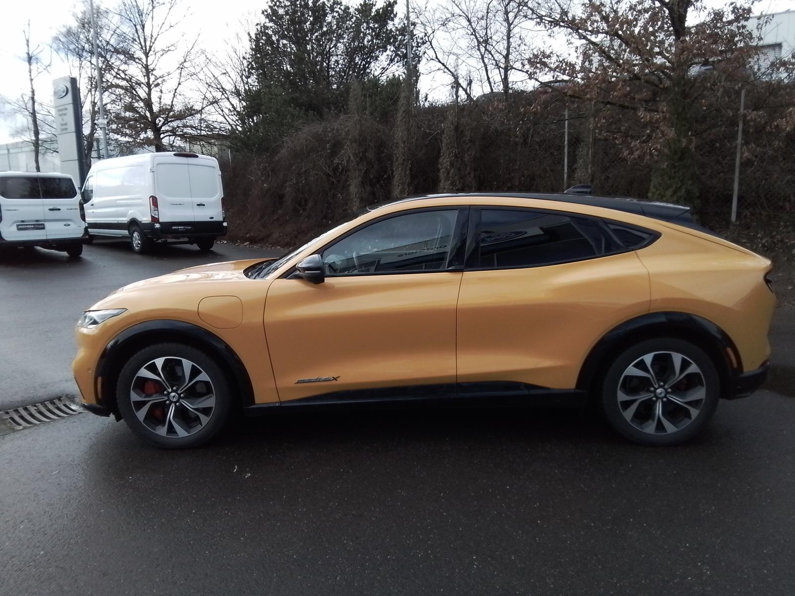 Ford Mustang Mach-E AWD Premium