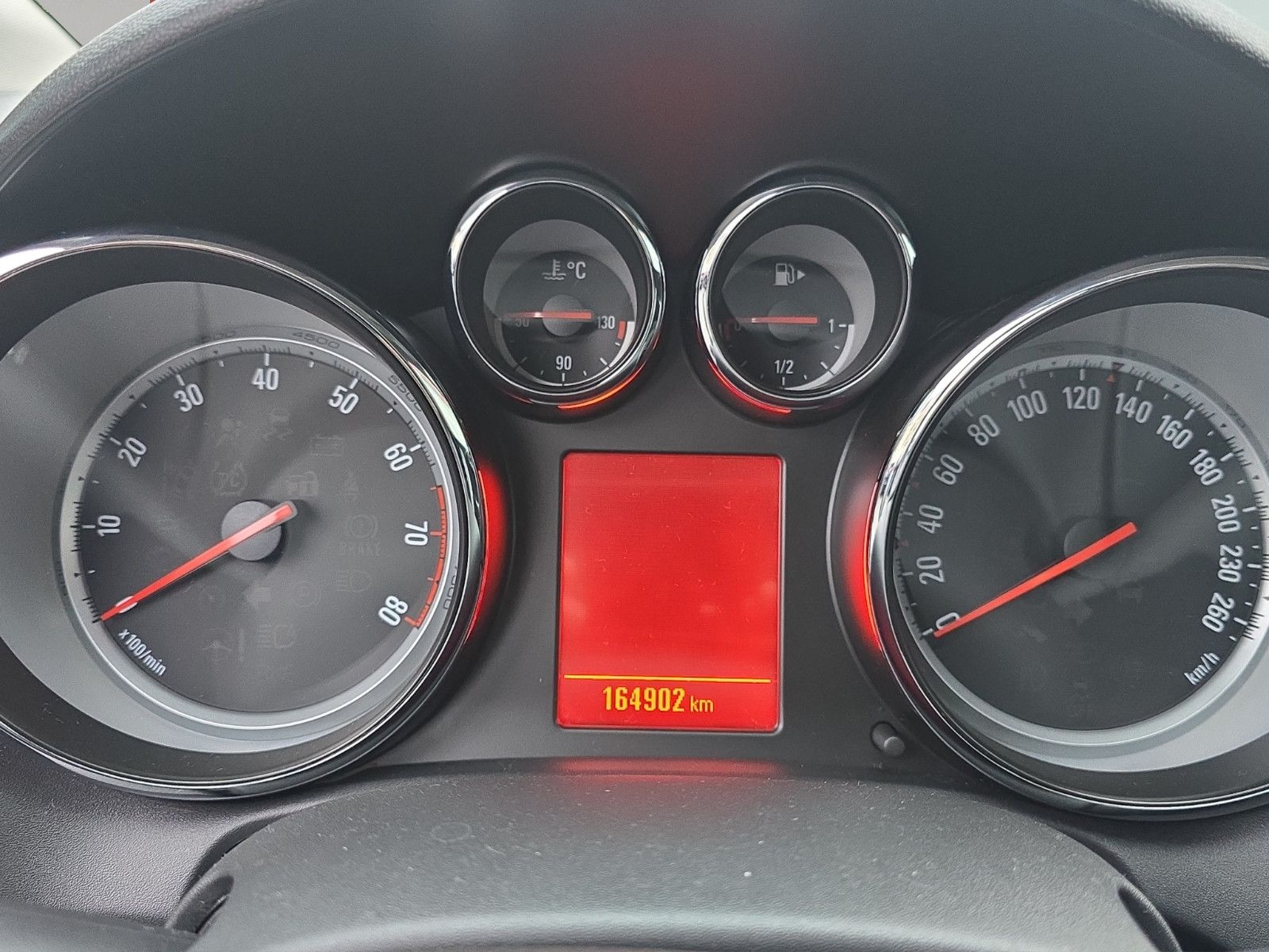 Fahrzeugabbildung Opel Astra J Lim. 5-trg Design Edition Klima Tempomat