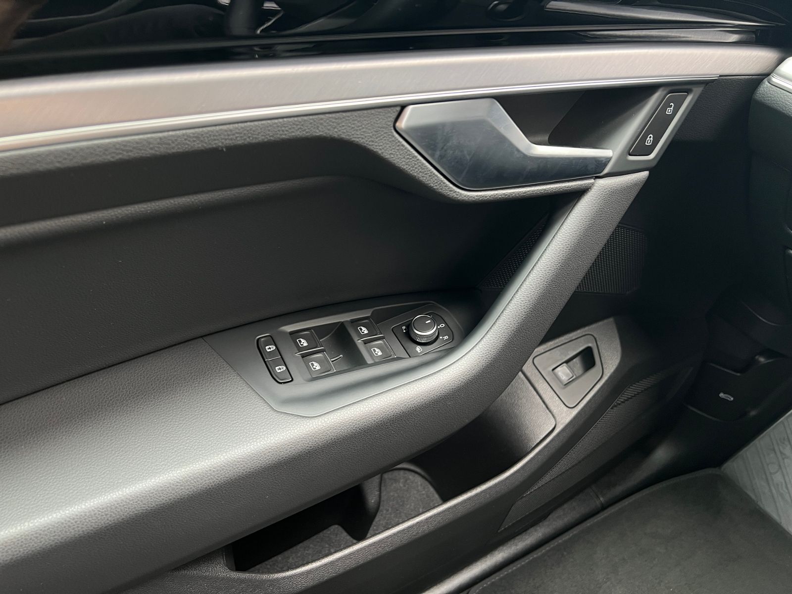 Fahrzeugabbildung Volkswagen Touareg 3.0 TDI 4MOTION *AHK, Luft, Leder, ACC,