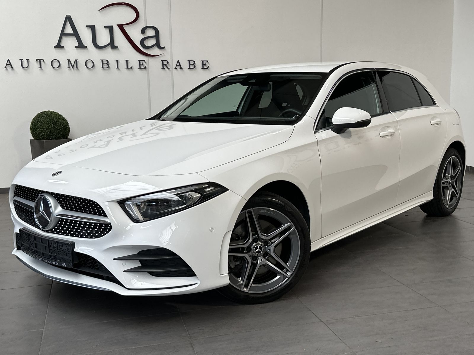 Fahrzeugabbildung Mercedes-Benz A 250e AMG-Line NAV+KAM+WIDESCREEN+CARPLAY+1HD