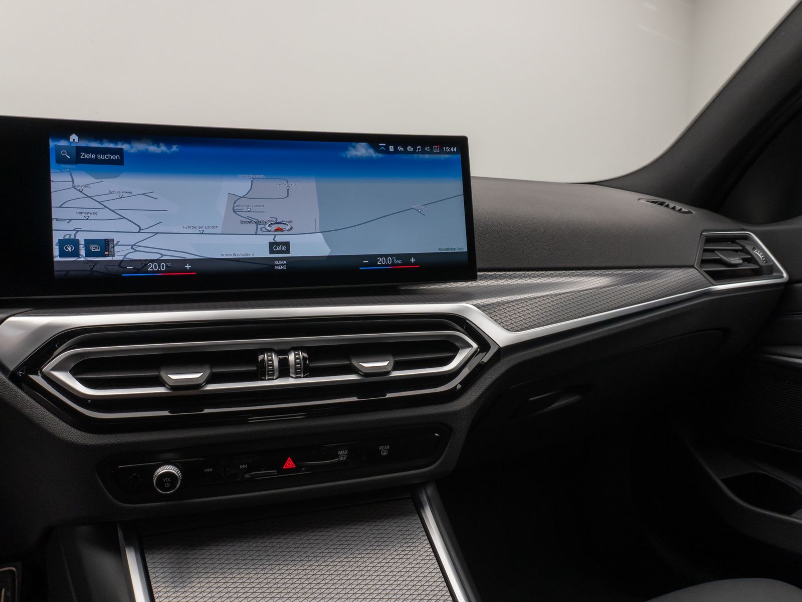 Fahrzeugabbildung BMW 320e M Sport DAB Widscreen PDC Individual 18Zoll