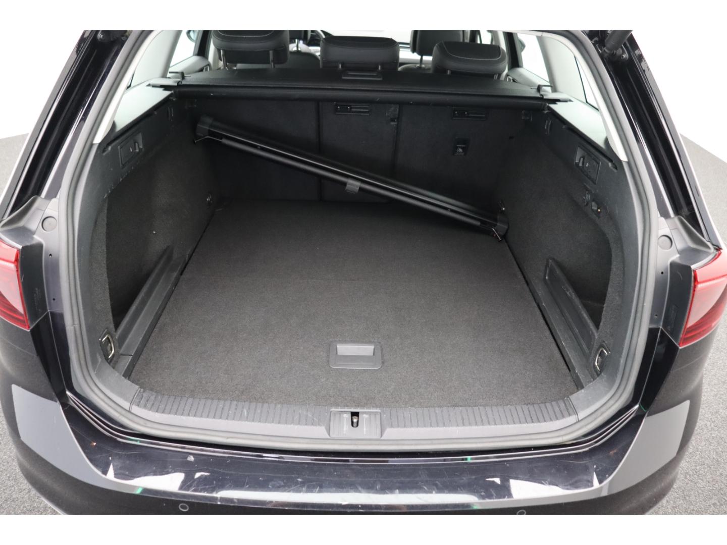 Volkswagen Passat Variant 2.0 TDI DSG elegance R-LINE AHK, миниатюра 19