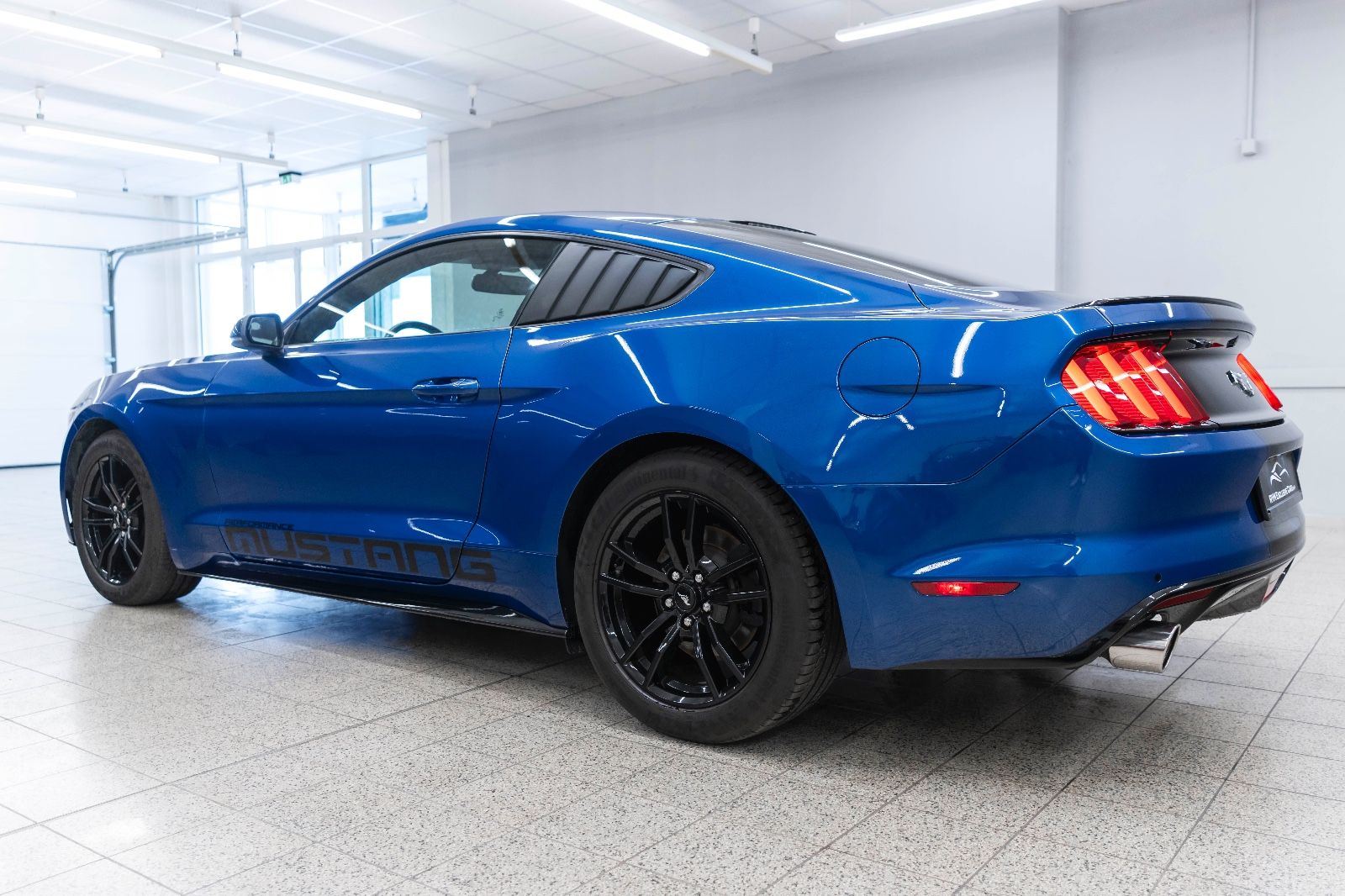 Fahrzeugabbildung Ford Mustang Ecoboost 2,3L KAM NAV LEDER Sitzh