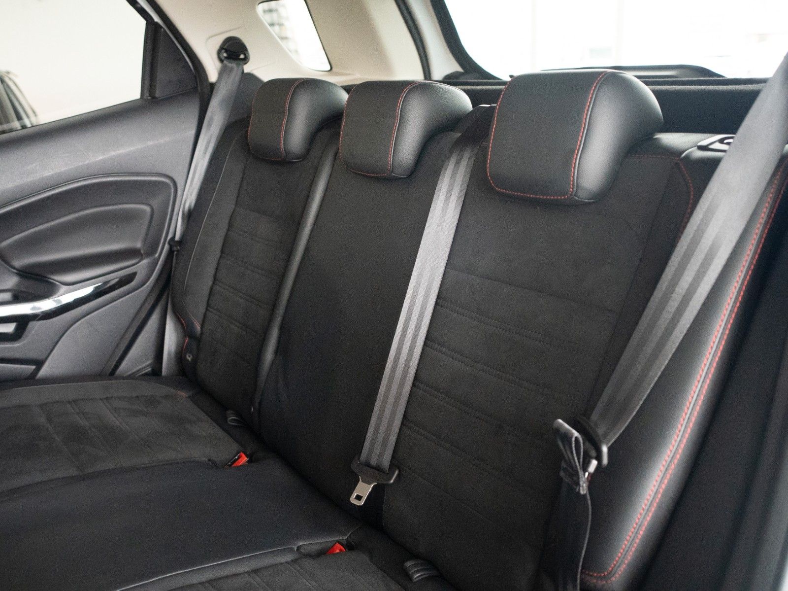Fahrzeugabbildung Ford EcoSport ST-Line AUTOM./PANO/WINTER-P./B&O