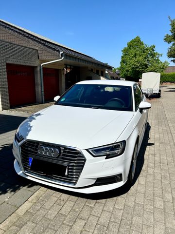 Audi A3 Sportback e-tron 1.4 TFSI S-line MMI Matrix