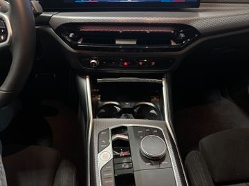BMW 330 i Touring xDrive M Sport Navi LED Kamera