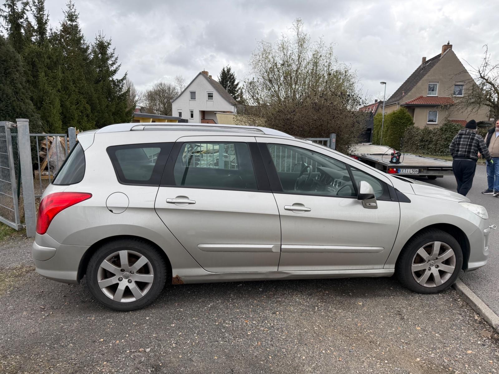 Peugeot 308 2009 — engine 1.598 cm³, 120 HP (88kW)