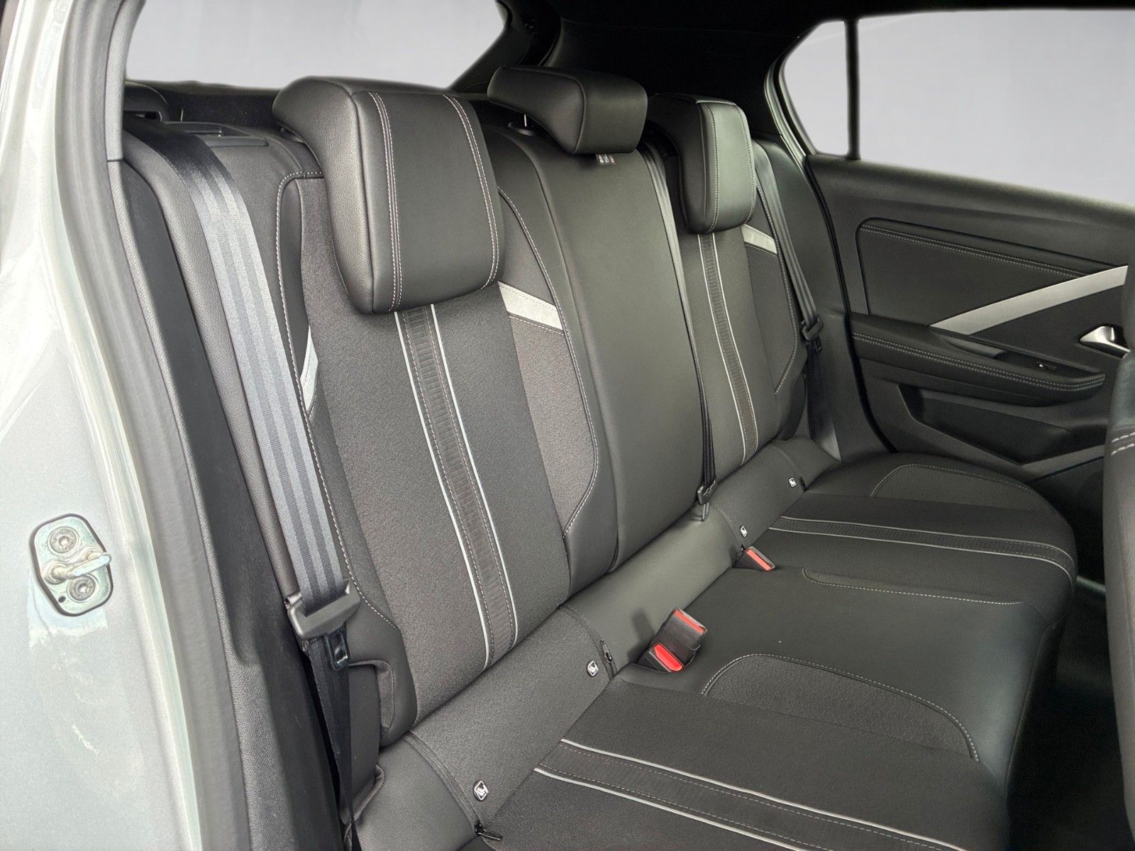 Fahrzeugabbildung Opel Astra L GS 130PS Automatik/AHK/Matrix!