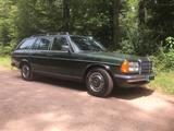 Mercedes-Benz W123 230 TE - Mercedes-Benz E 230: Kombi