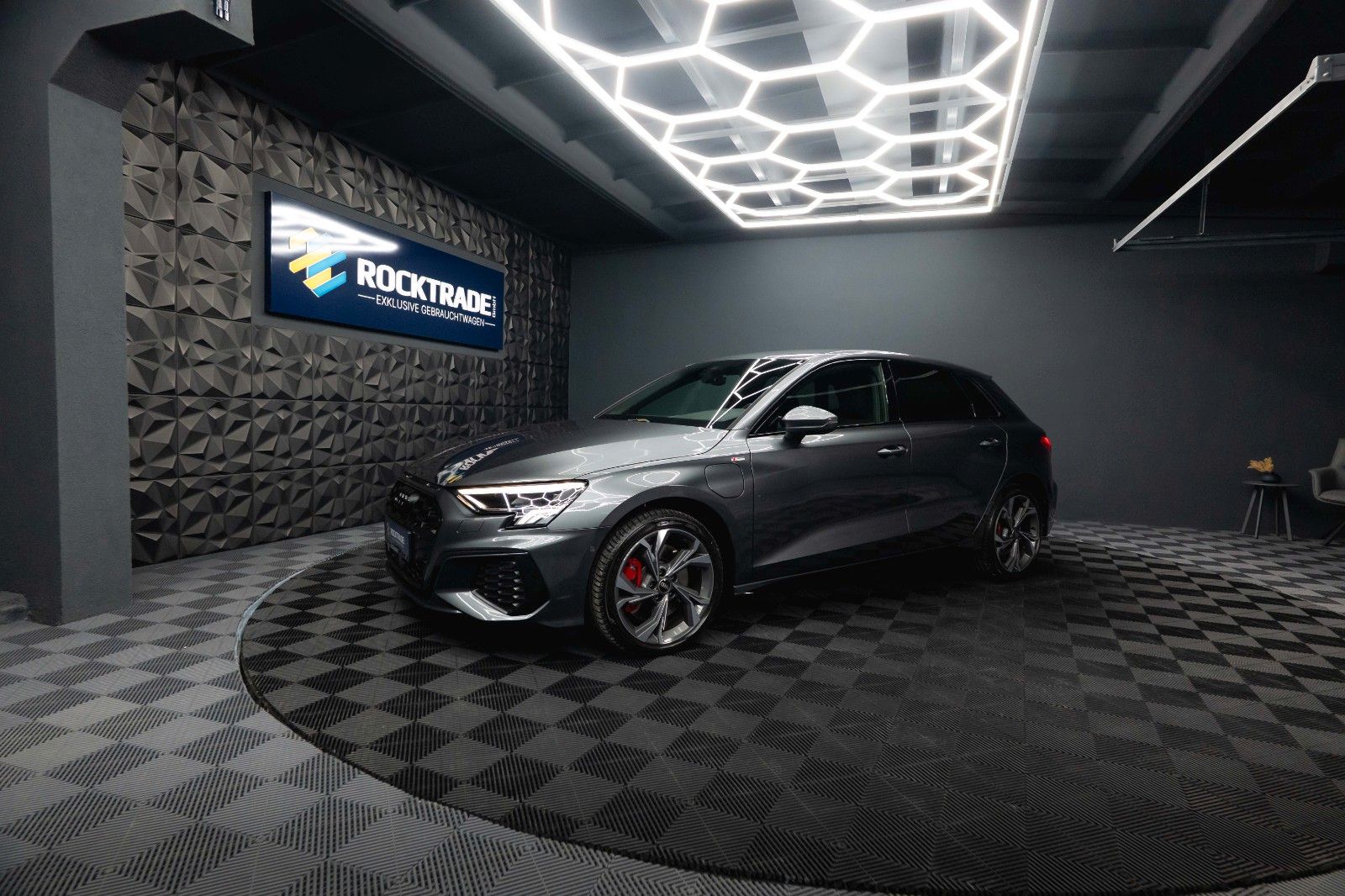 Fahrzeugabbildung Audi A3 Sportback 45 TFSIe S line Plus Night*ACC*B&O*