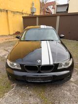 BMW  118i Schwarz | TÜV neu | Sitzheizung | neue 