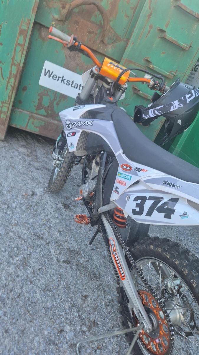 KTM SX 2011 — rear view