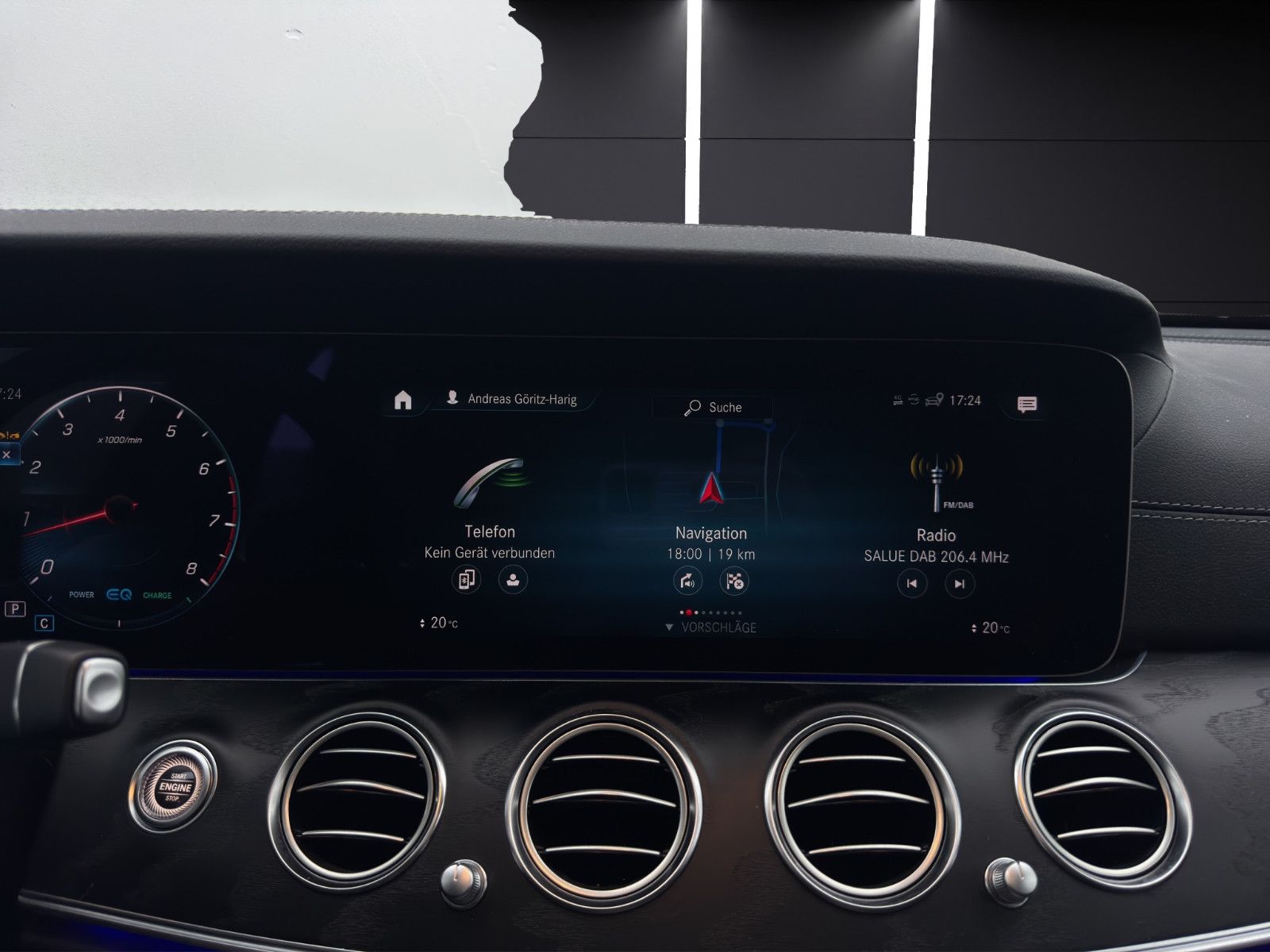 Fahrzeugabbildung Mercedes-Benz E 200 T-Modell AMG-Line*Shzg*Navi*AHK*WideSc*Cam