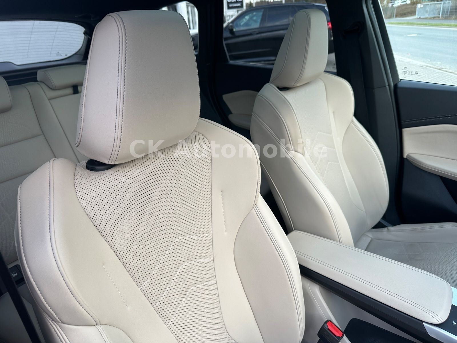 Fahrzeugabbildung BMW X1 20d xDrive xLine/Navi/Head-Up/Pano/LED/360°