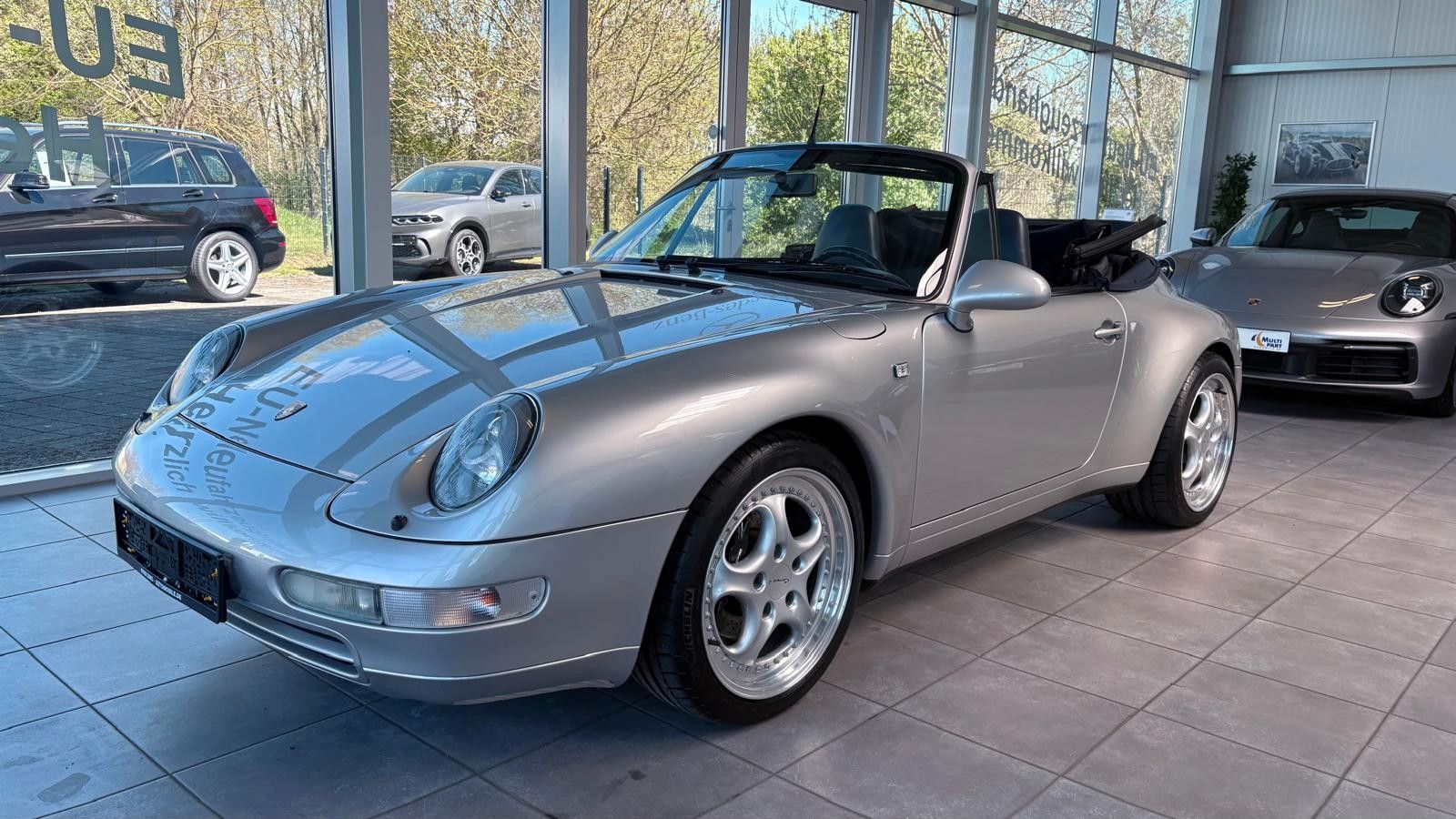 Fahrzeugabbildung Porsche 993 Carrera Cabriolet, deutsches fahrzeug.