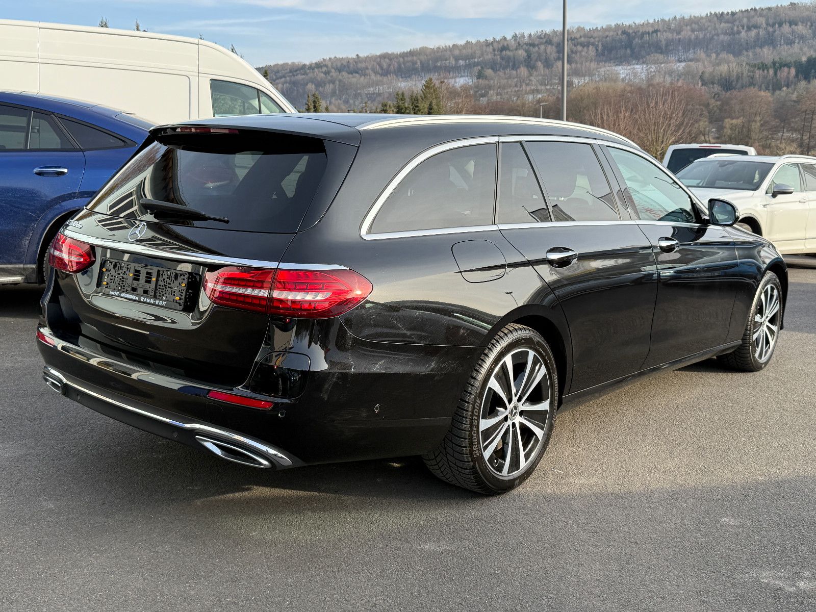 Fahrzeugabbildung Mercedes-Benz E 300de T Avg ACC HUD Keyless-Go Memory Kamera