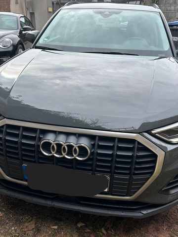 AUDI Q3 35 TFSI S tronic -