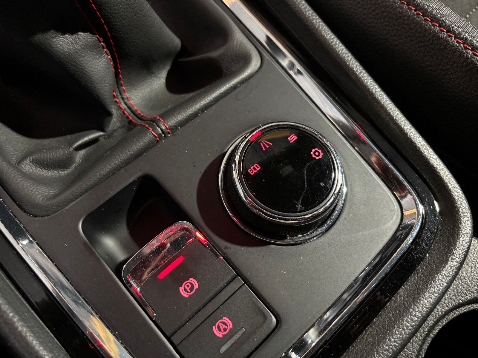 Fahrzeugabbildung SEAT Ateca FR'/LED/NAVI/KAMERA/ALCANTARA/ASSIST