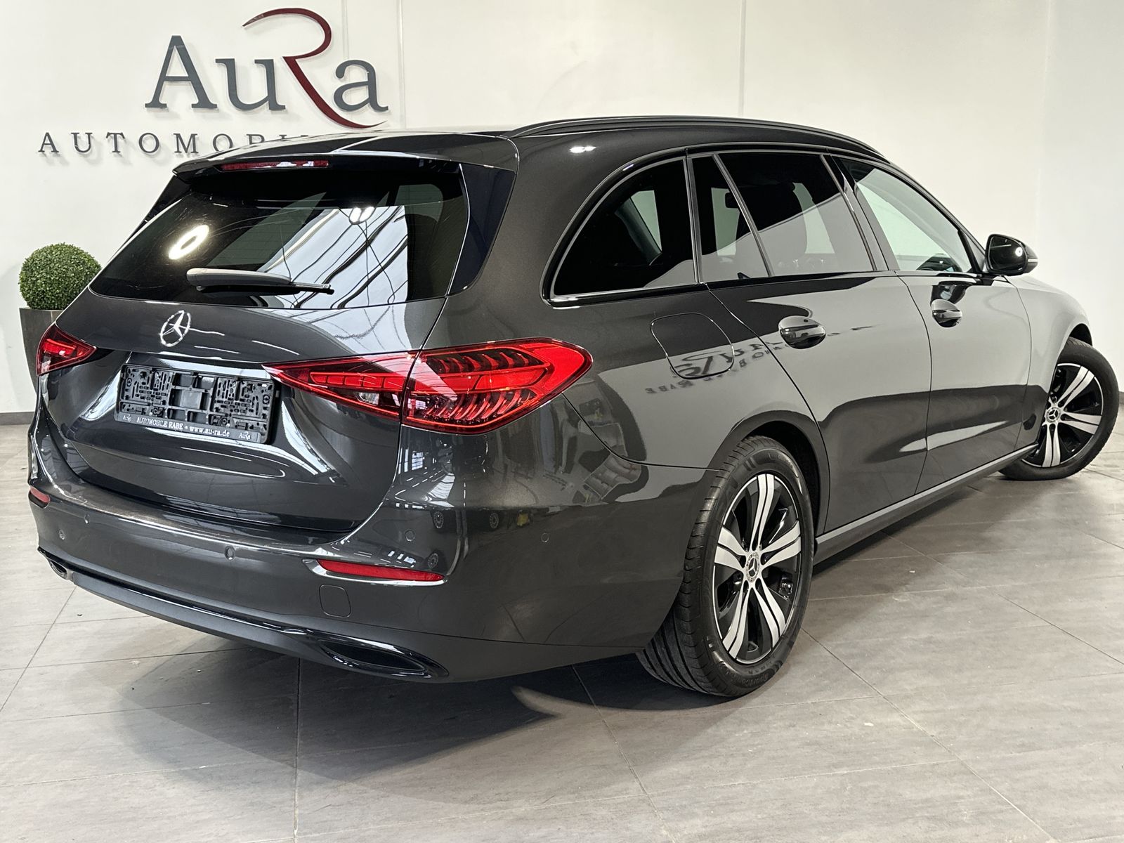 Fahrzeugabbildung Mercedes-Benz C 200d T Avantgarde NAV+LED+KAM+VCOCK+CARPLAY+PP