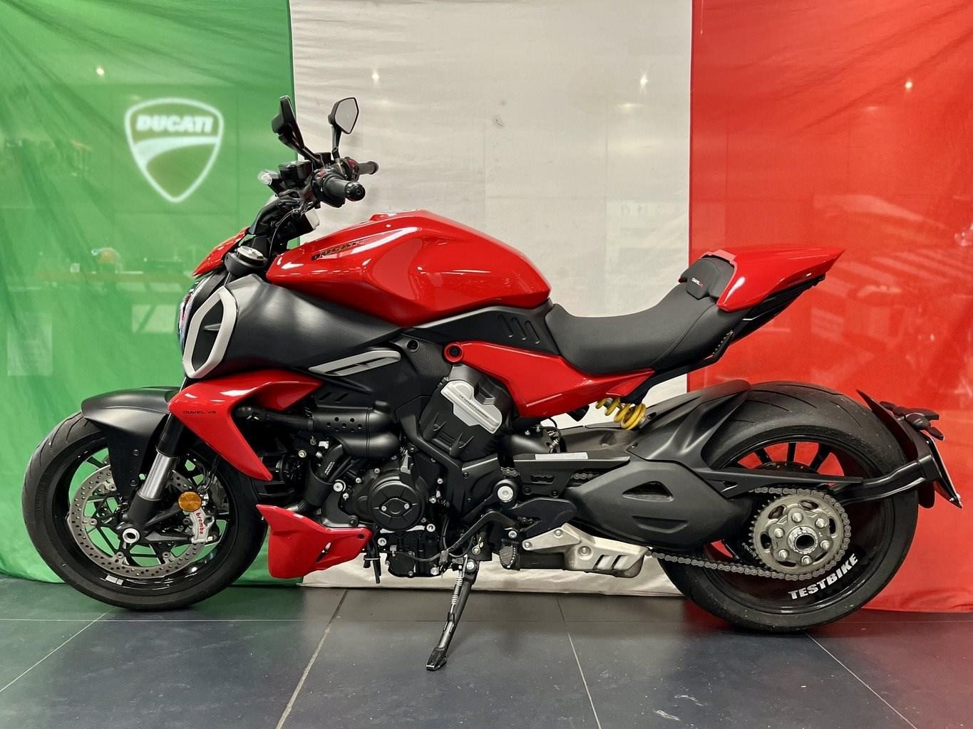 Ducati Diavel V4