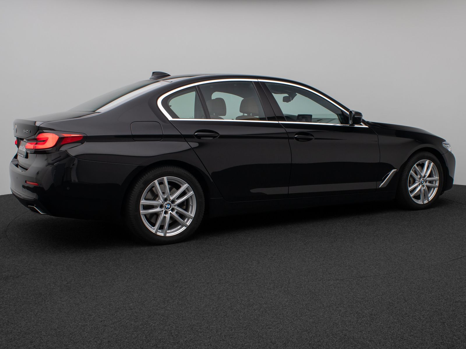 Fahrzeugabbildung BMW 540d xD Kamera Glasdach Laser HUD DAB H/K AHK