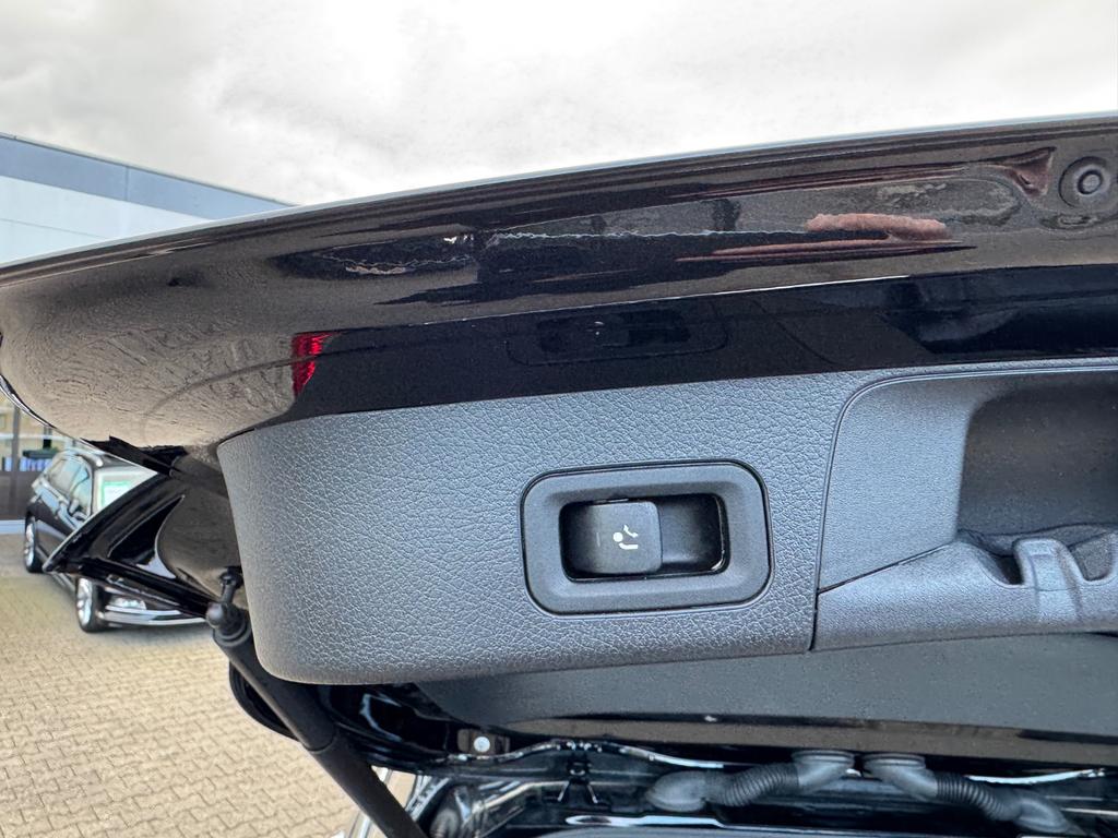 Mercedes-Benz GLB 180