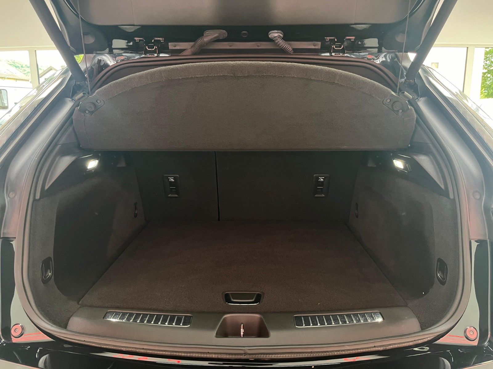 Fahrzeugabbildung Cadillac XT4 Sport AWD