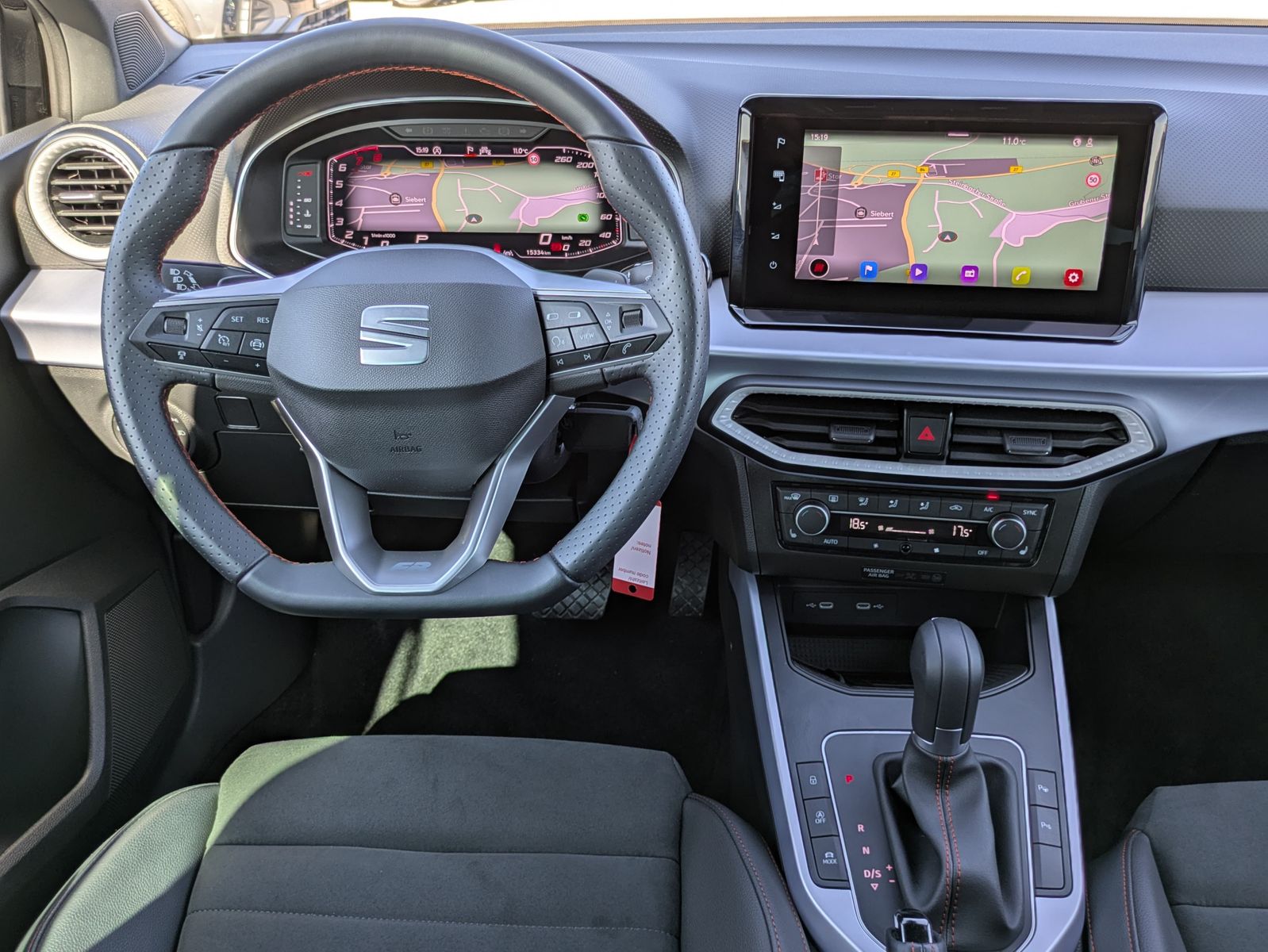 Fahrzeugabbildung SEAT Arona 1.5 TSI FR DSG AHK*ACC*LED*APP*DAB*KAMERA