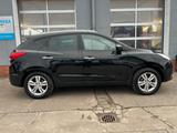 Hyundai ix35 2.0 CRDi 100 kW Premium 4WD - schwarze Hyundai ix35