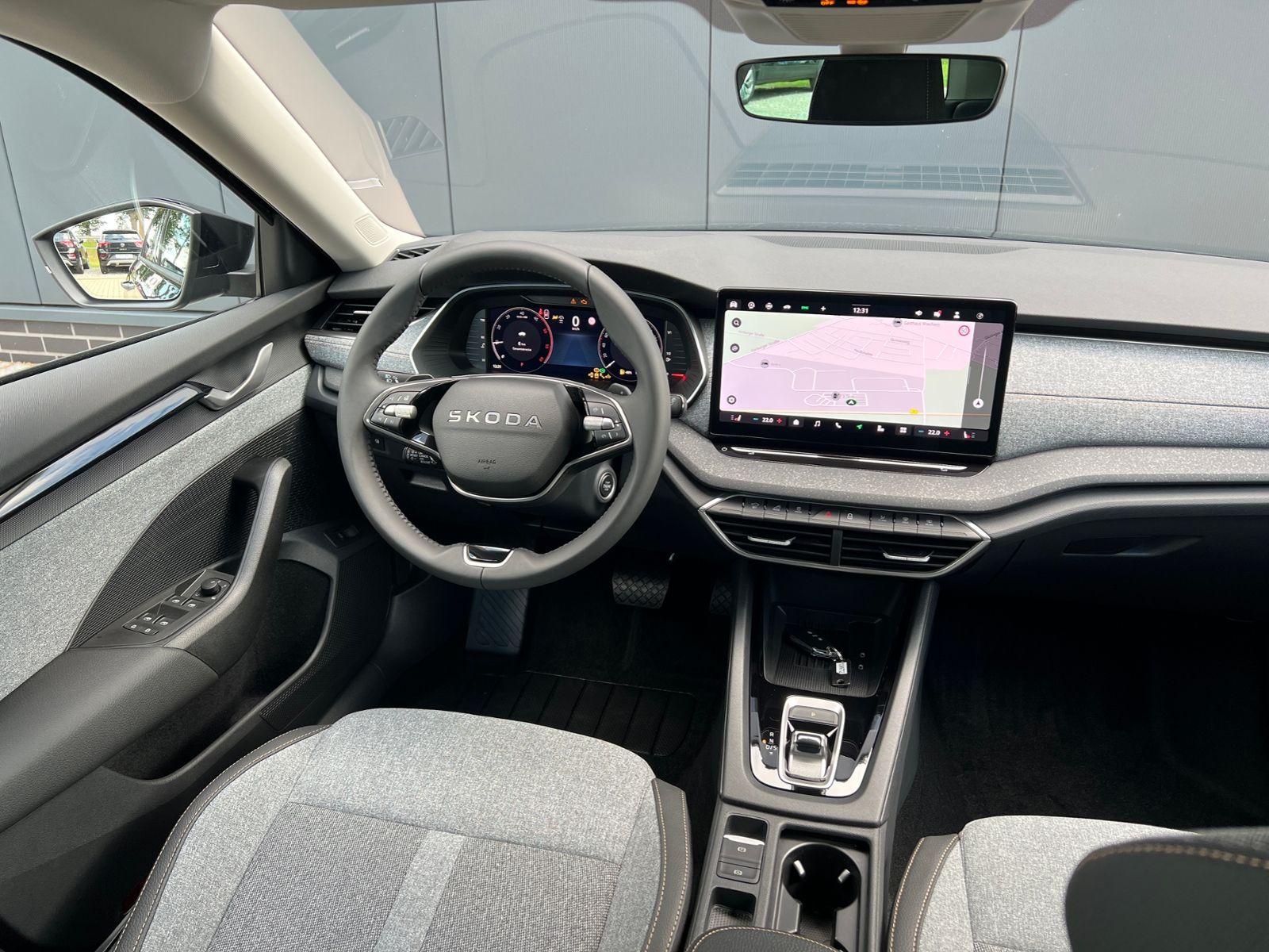 Fahrzeugabbildung SKODA Octavia Combi TOUR 2.0 TDI DSG *AHK, Travel Assi