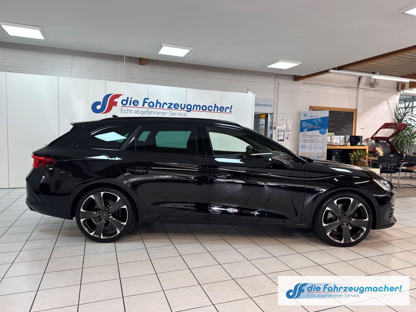 Fahrzeugabbildung CUPRA Leon Sportstourer VZ AD Navi Leder Digitales Coc