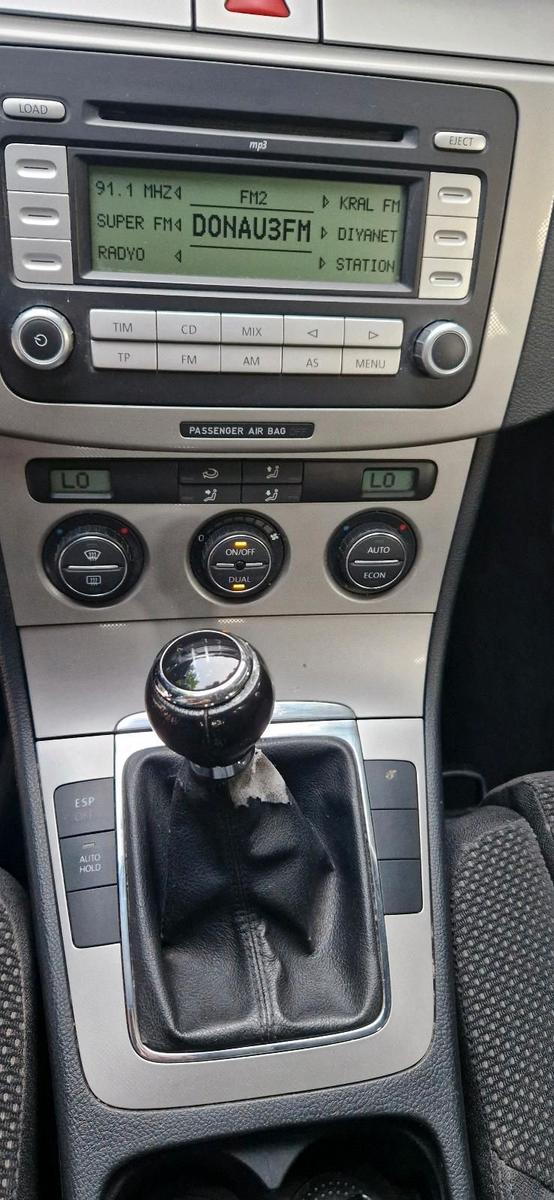 Volkswagen Passat 2006 — interior