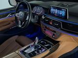 BMW 740 d xDrive/MASSAGE/HuD/B&W/LASER/TV-FUNKTION - BMW 740: D