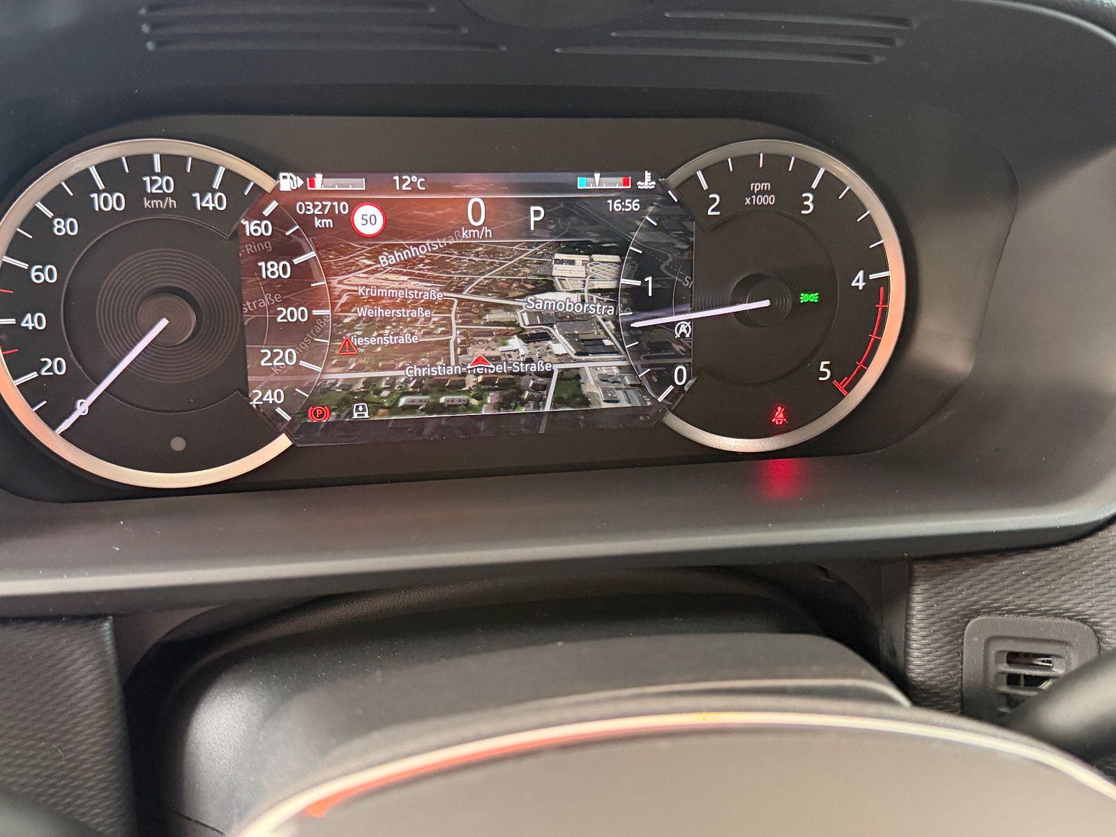 Fahrzeugabbildung Land Rover Discovery 5 R-Dynamic SE AWD/7-SITZER/360''KAM