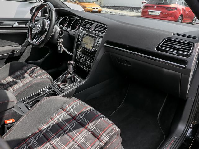 Volkswagen Golf VII GTI Performance BMT Navi Winterräder